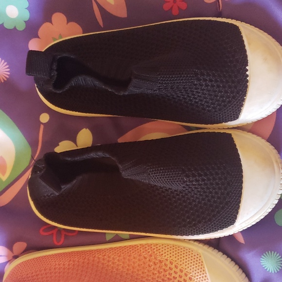 2 pair of toddler size 8 slide on stretch tennis shoes - Picture 3 of 4